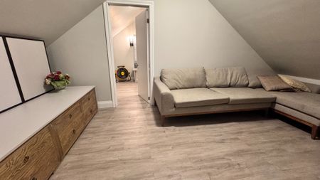 For Lease - 5745 Stanley Avenue Unit# Side upper, Niagara Falls, Ontario - Photo 2