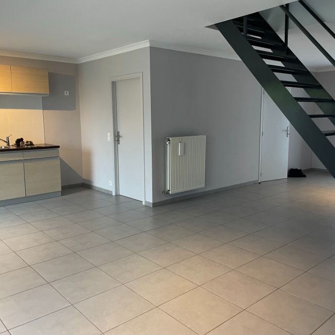 EENGEZINSWONING + tuin - Photo 1