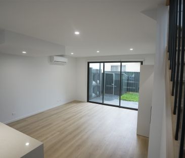 Ready to move in! A spacious Brand New 3-bedroom townhouse in Brayb... - Photo 6