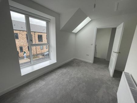 4 bedroom terraced house to rent - Photo 2