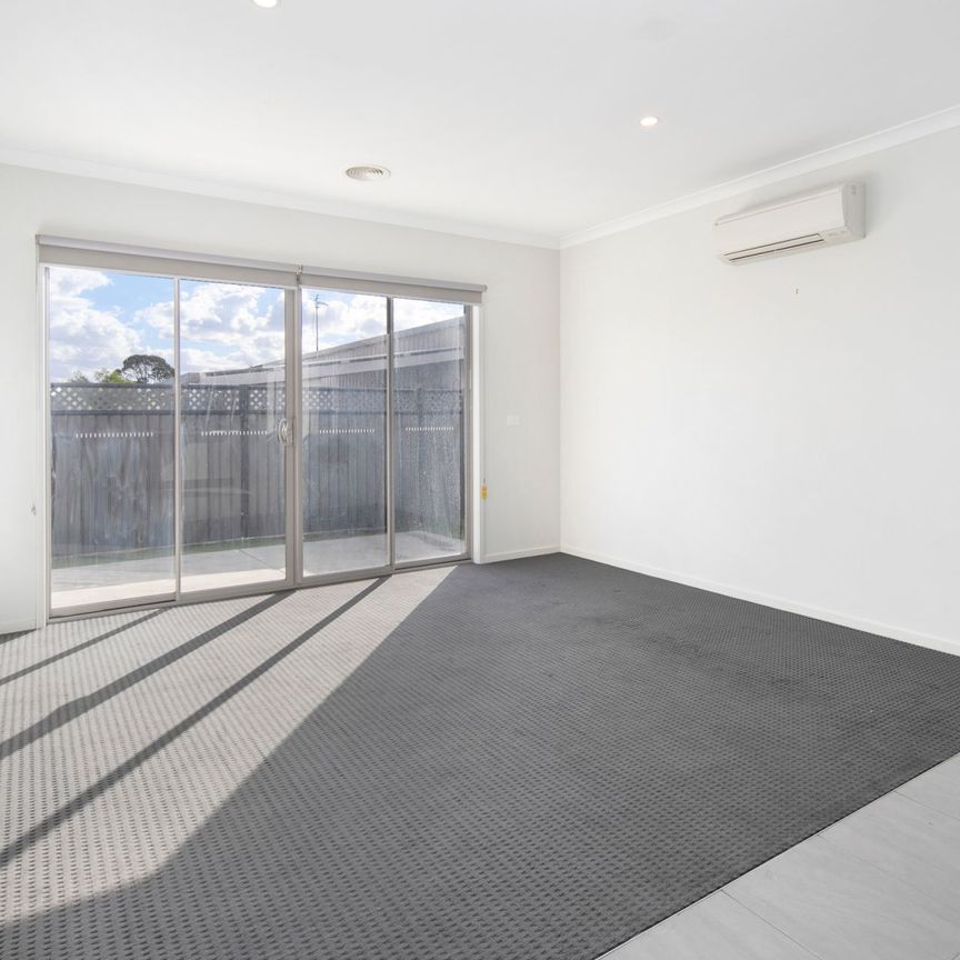 TWO BEDROOM HOME IN CENTRAL LOCATION - Photo 1