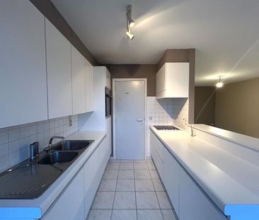 Instapklaar & centraal gelegen appartement met balkon te Roeselare! - Foto 3