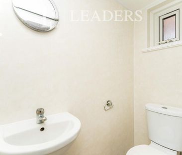 Studio to rent - Photo 6