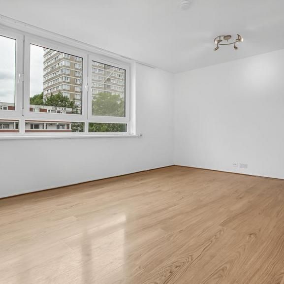 3 bedroom flat to rent - Photo 1