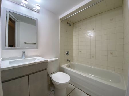 For Lease - 30 Hickorynut Dr Drive, Toronto, Ontario - Photo 3
