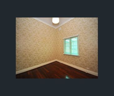 COSY HOUSE WITH PLENTY OF CHARM! - Photo 4