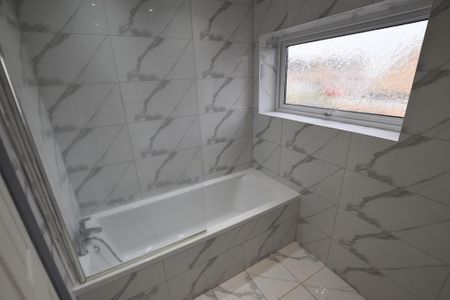 2 bedroom maisonette to rent - Photo 5