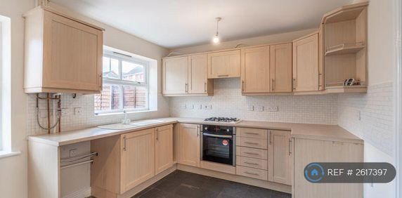 2 bedroom semi-detached house to rent - Photo 2