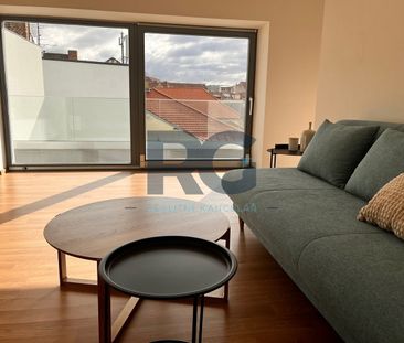 Pronájem bytu 2+kk 101 m² - Fotografie 3