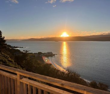 Seatoun 3 bedroom with awesome views over the harbour - Photo 6