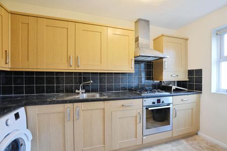 2 bedroom flat to rent - Photo 4