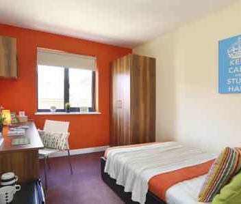 Deluxe En-Suite Tallis Court - Photo 6
