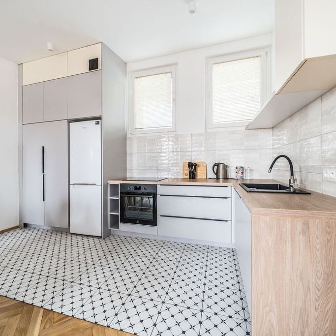 Samo centrum, blisko życia i uniwersytetu - Photo 1