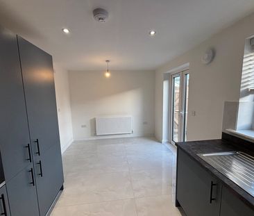 3 Bed Semi-Detached House, Doretti Close, CV6 - Photo 1