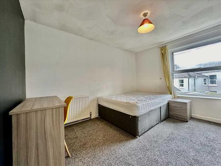 5 bedroom maisonette to rent - Photo 2