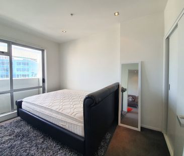 CITY CENTRE - 1 Bedroom Apartment with Amazing Views - Photo 3