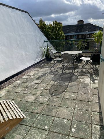 2 Bed Flat, Southfields, SW19 - Photo 4