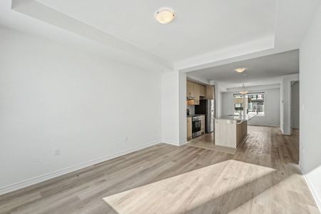 For Lease - 118 Pearen Lane, Barrie, Ontario - Photo 2