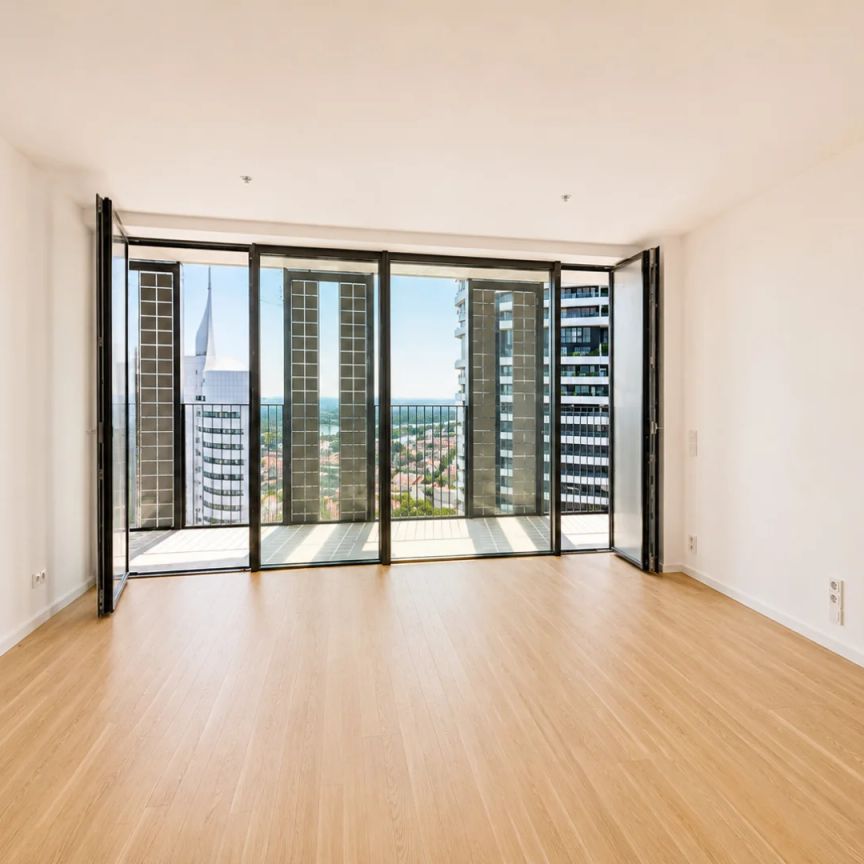 DC2 Tower 49. Etage 2 Zimmer und eine Traum Loggia - Photo 1