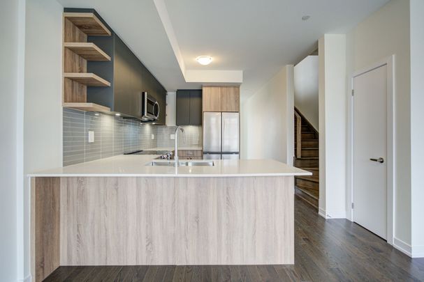 For Lease - 426 New Lawrence Heights Way Boulevard, Toronto, Ontario - Photo 1