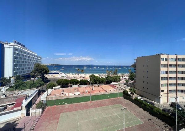 Modern Apartment with Sea Views in Palmanova