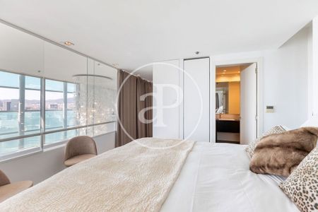 Luxury penthouse for rent in Barcelona, Spain - Photo 5