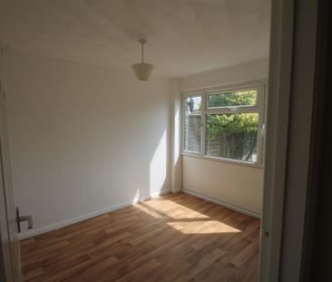 4 bedroom terraced house to rent - Photo 2