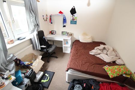 House - End Terrace For Rent Wood Road, Pontypridd - Photo 2