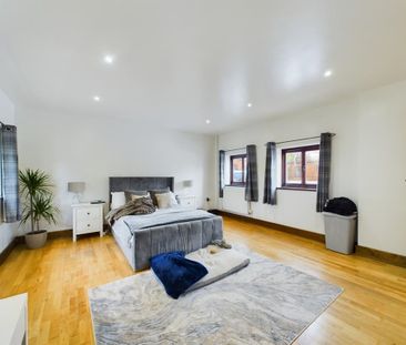 3 bedroom barn conversion to rent - Photo 2