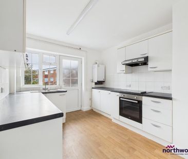2 bedroom flat to rent - Photo 4