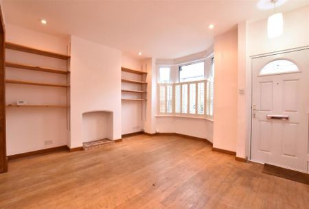 3 bedroom end of terrace house to rent - Photo 3