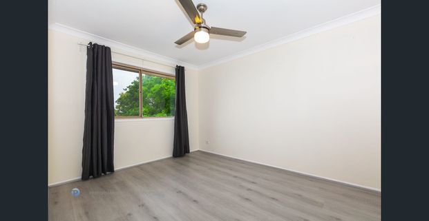 Spacious 3-Bedroom Duplex with large private yard - Photo 1