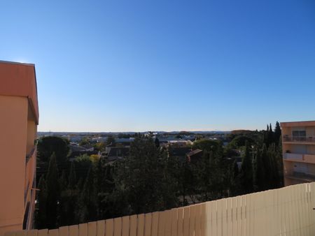 T3+GARAGE 545€ H.C St-Cesaire Nîmes, 71m² - Photo 3