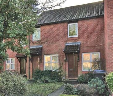 Woking, Surrey, GU21 - Photo 2