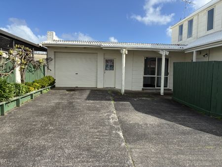 Low maintenance townhouse - Photo 4