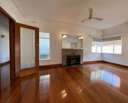56 Rene Street, Preston VIC 3072 - Photo 2