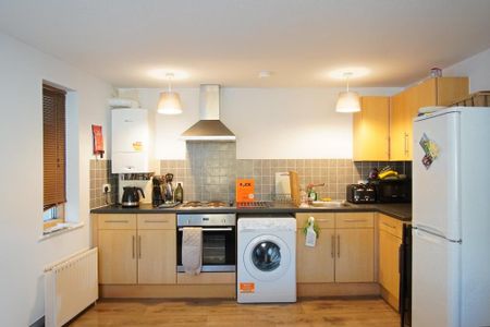 2 bedroom flat to rent - Photo 4