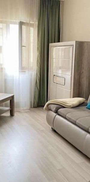 Gasoniera la 50 m de parc Bazilescu. - Fotografie 1