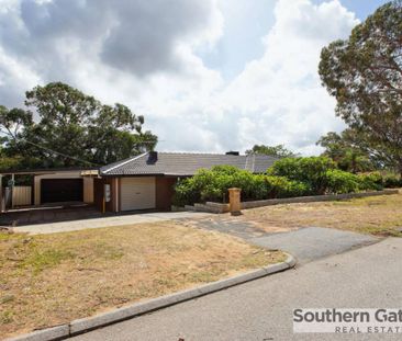 4 BEDROOM HOME WITH WORKSHOP - Photo 2