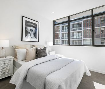 Executive living in parklands setting - Photo 3