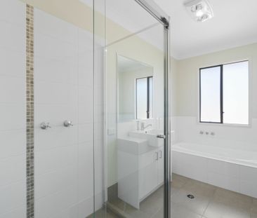 Comfortable 3 Bedroom Duplex in Coomera! - Photo 6