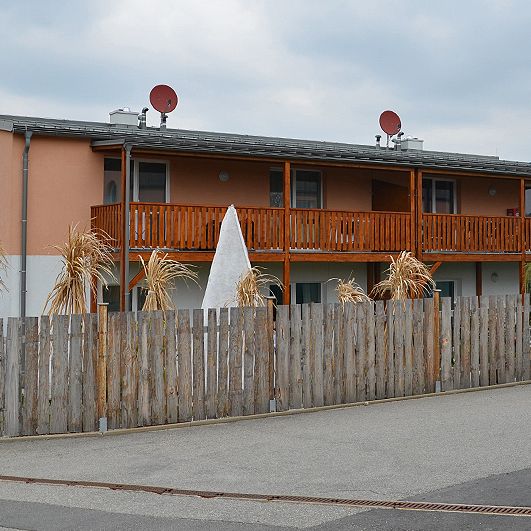 Reihenhaus mit Keller in Nondorf - Photo 1