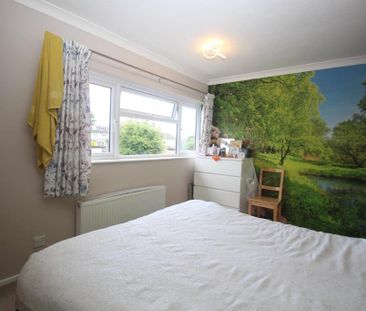 3 bedroom end of terrace house to rent - Photo 4