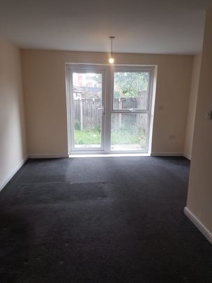 4 Bed Terraced House, Stockport Road, M13 - Photo 1