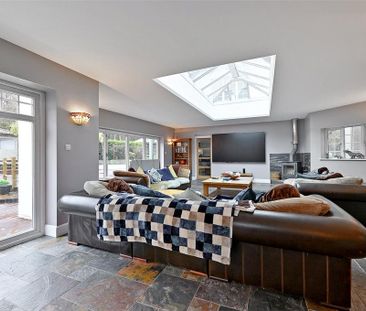 5 bedroom detached house to rent - Photo 3