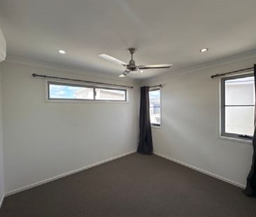 Modern Townhouse Living in a Great Complex - Photo 6