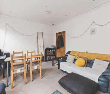 3 bedroom flat to rent - Photo 2