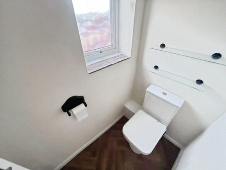 2 bedroom House To Let - Photo 3