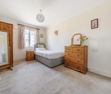 2 bedroom retirement property to rent - Photo 2