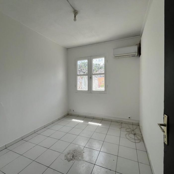 Location Appartement 52m² 3 pièces Fort de france - Photo 2